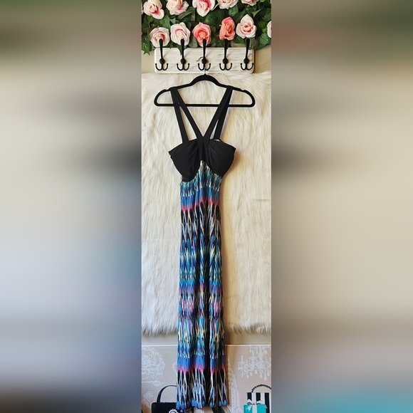 Streetwear Society Geometric Halter Maxi Dress - Picture 1 of 8